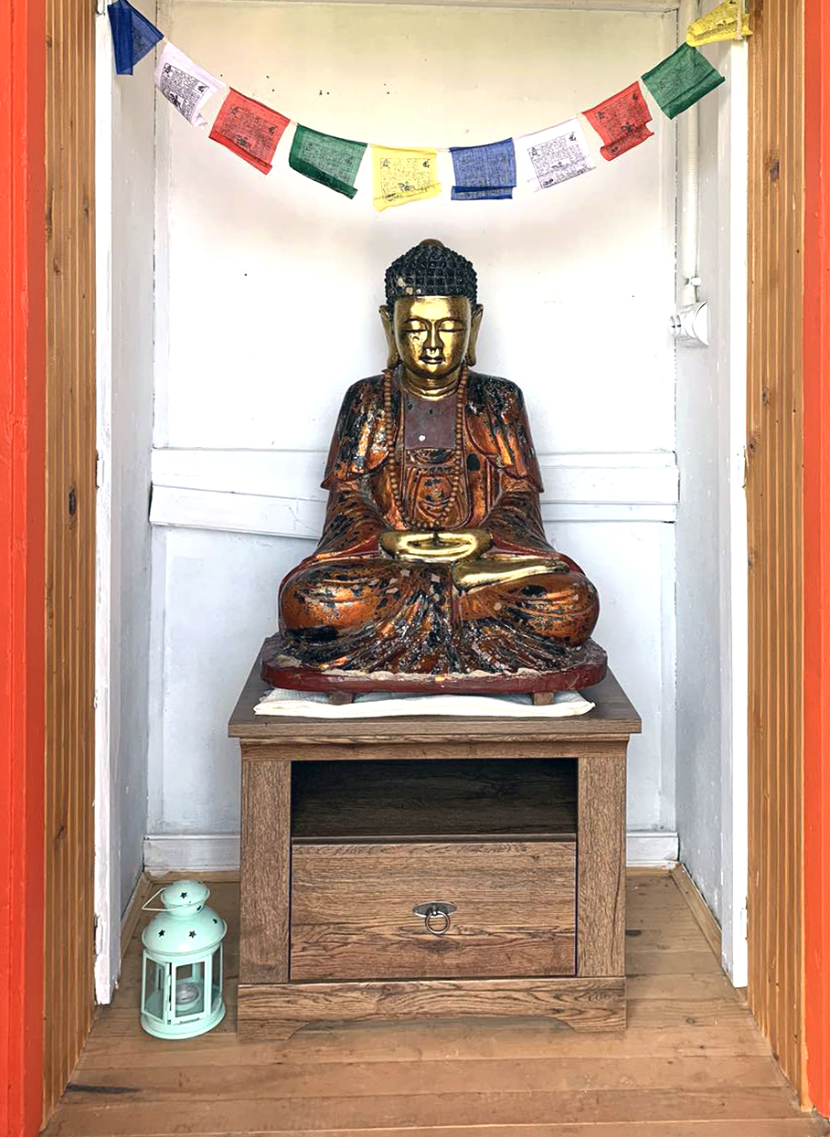 new-buddha statue-ashram-korr